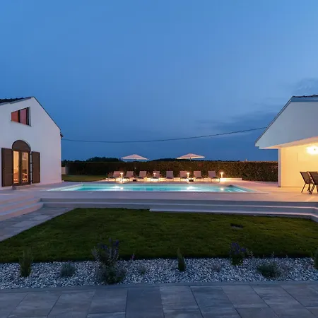 Pet Friendly In * Porec