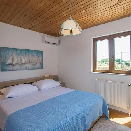 Gorgeous In Nyaraló