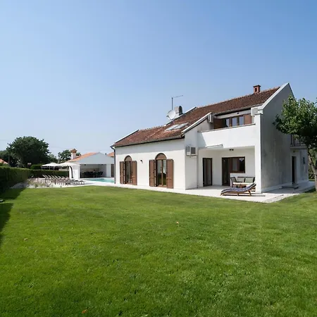 Gorgeous In Holiday home